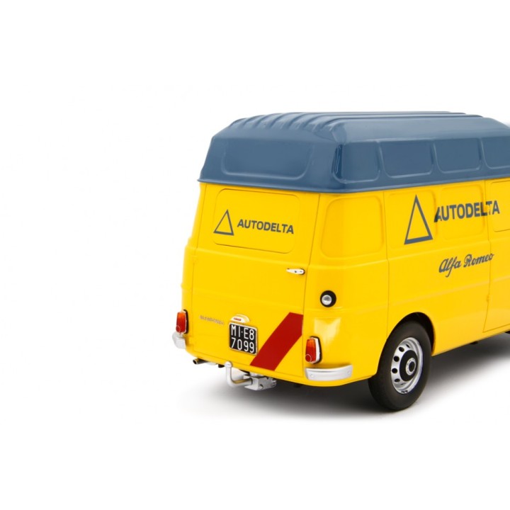Alfa Romeo F12 Autocarro Tetto Sopralzato Assistenza Gara Autodelta 1967 yellow, Laudoracing-Model 1/18