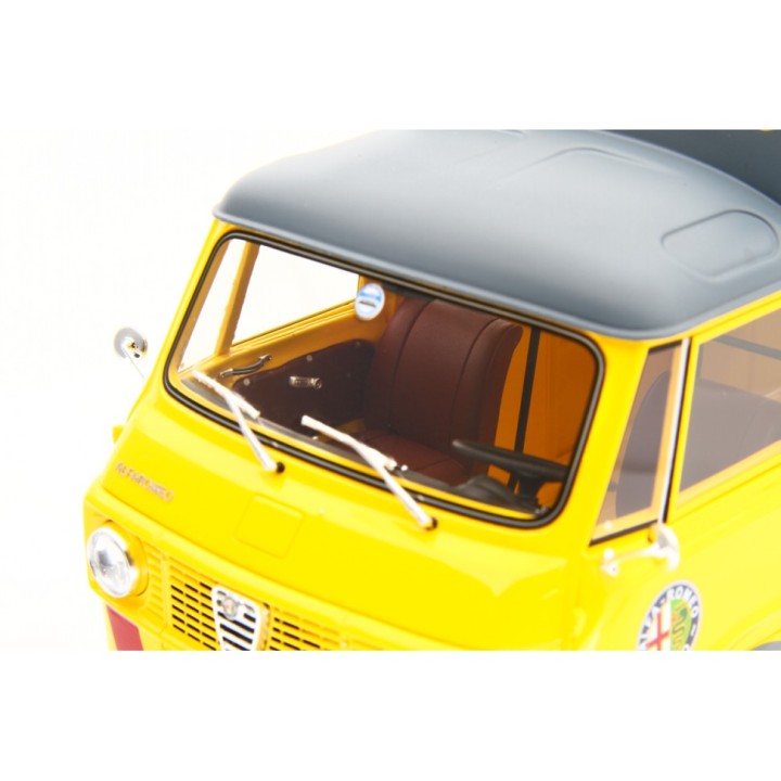 Alfa Romeo F12 Autocarro Tetto Sopralzato Assistenza Gara Autodelta 1967 žlutá, Laudoracing-Model 1:18